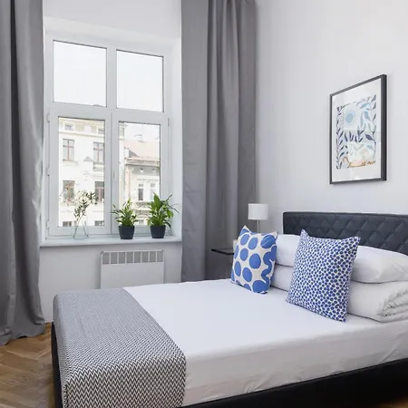 1-Bedroom Apartment - 65 Długa Street Apartament Kraków