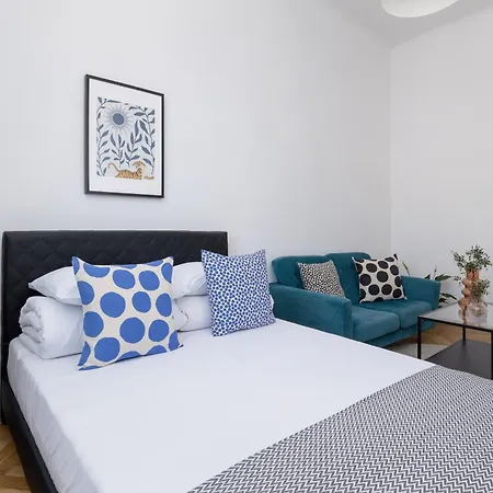 1-Bedroom Apartment - 65 Długa Street Kraków